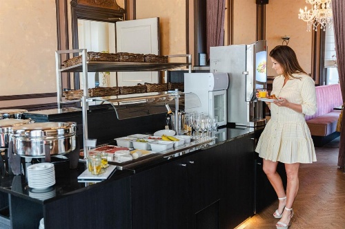 Golden Tree Hotel image 13